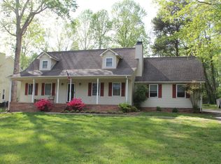1719 Heathrow Dr, Cookeville, TN 38506