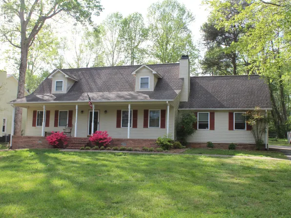 1719 Heathrow Dr, Cookeville, TN 38506