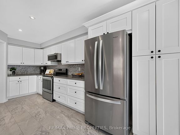 3rd image of 77 Margaret Graham Cres