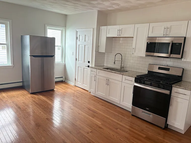 416 Admiral St #1 — Photo 1