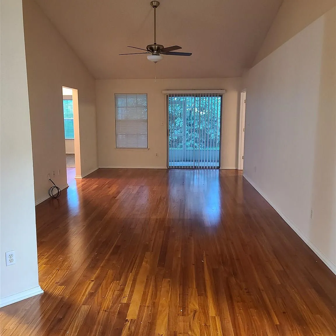 3 bed, 1587 sqft, $1,875 — Photo 3