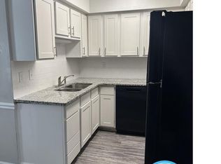 501 Greenbriar Rd, Greensboro, NC 27405