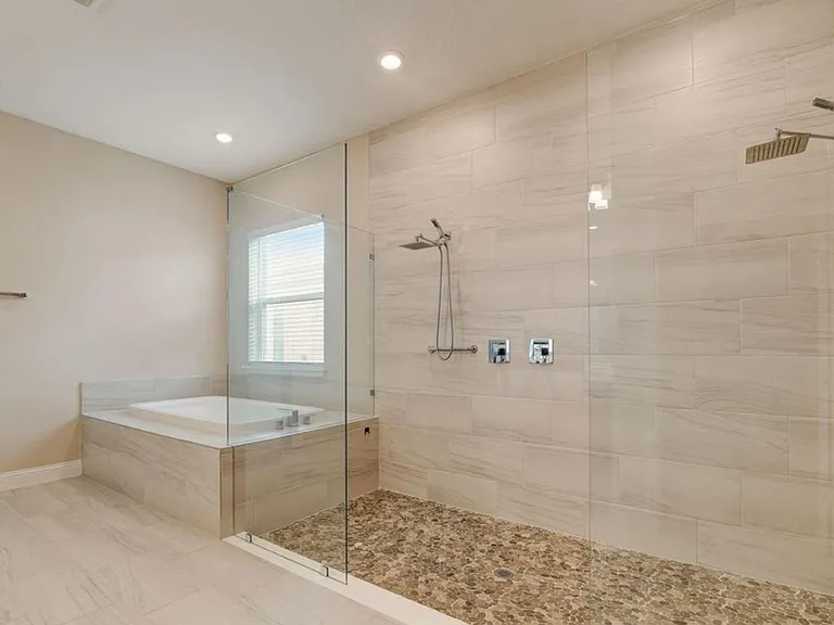 spa style master bath room