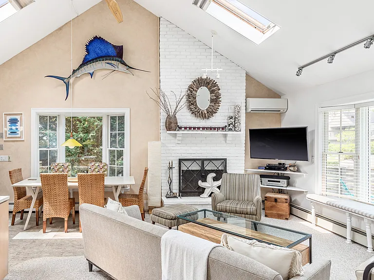 18 Flagg Ave — Photo 3