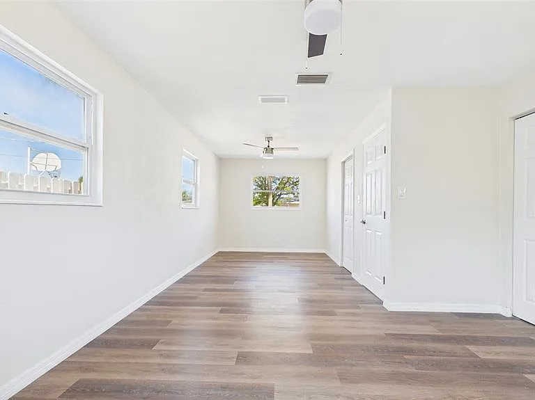 4418 W Fairview Hts — Photo 23