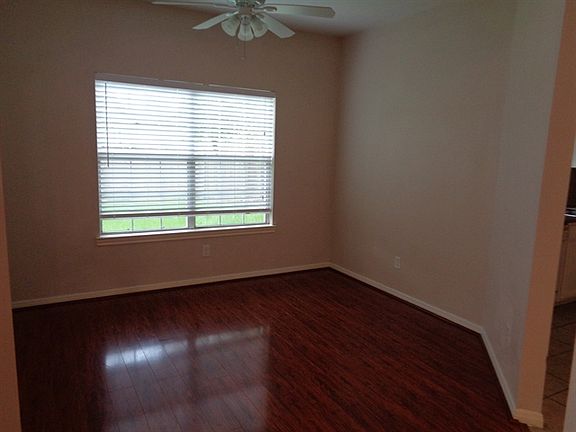 3rd image of 1950 Doliver Cir