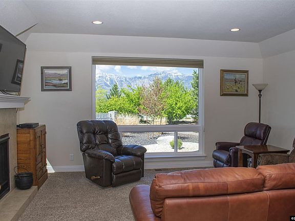 3rd image of 1702 Monticello Ct