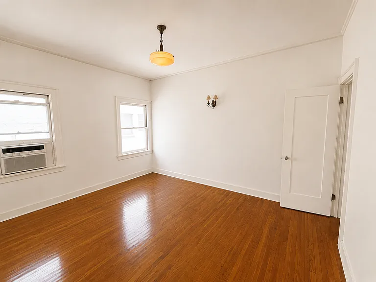 1935 N Vermont Ave #14 — Photo 11
