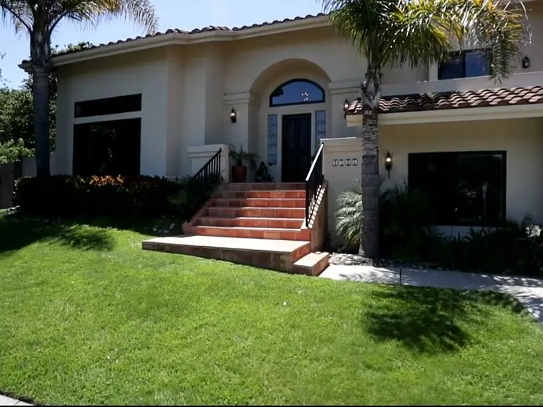 1586 San Diego Loop — Photo 1