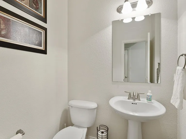 5428 Locust Dr — Photo 12