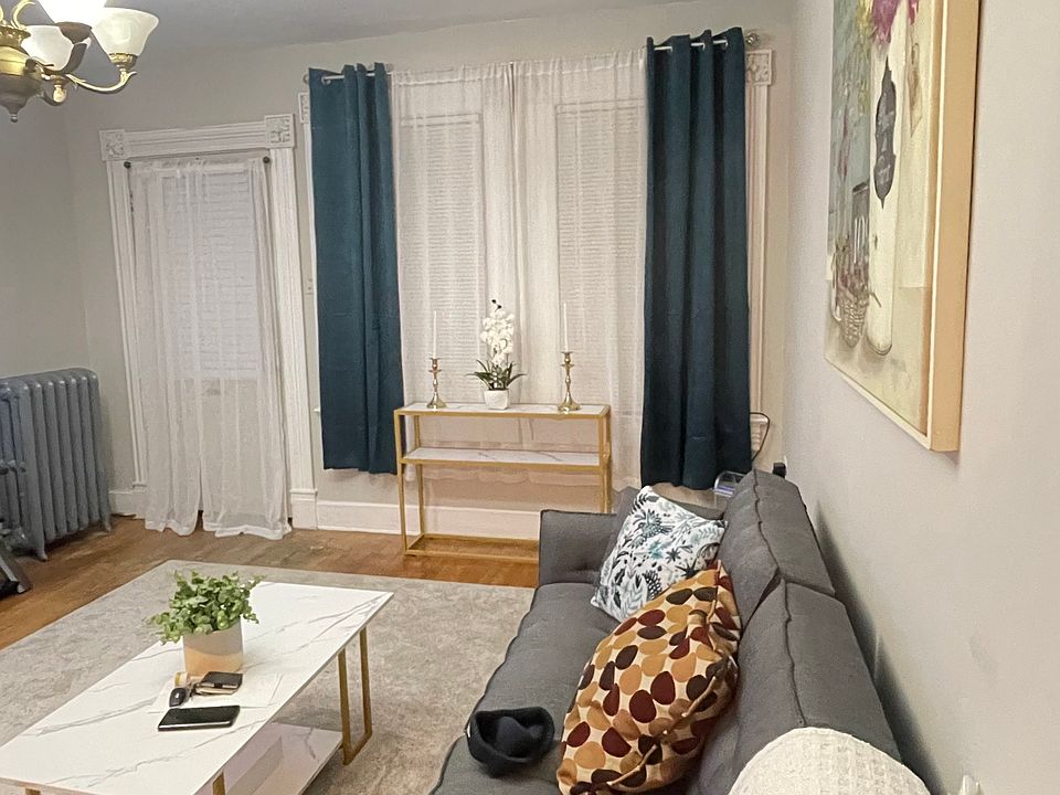 1st image of 174 Ulster Ave #2