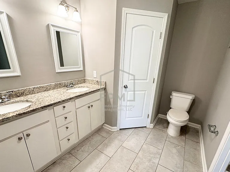 4428 Guildhall Dr — Photo 9