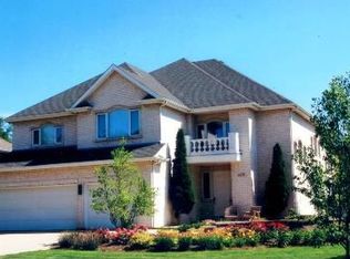 608 W Bauer Rd, Naperville, IL 60563