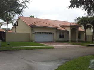 8870 NW 191st St, Hialeah, FL 33018