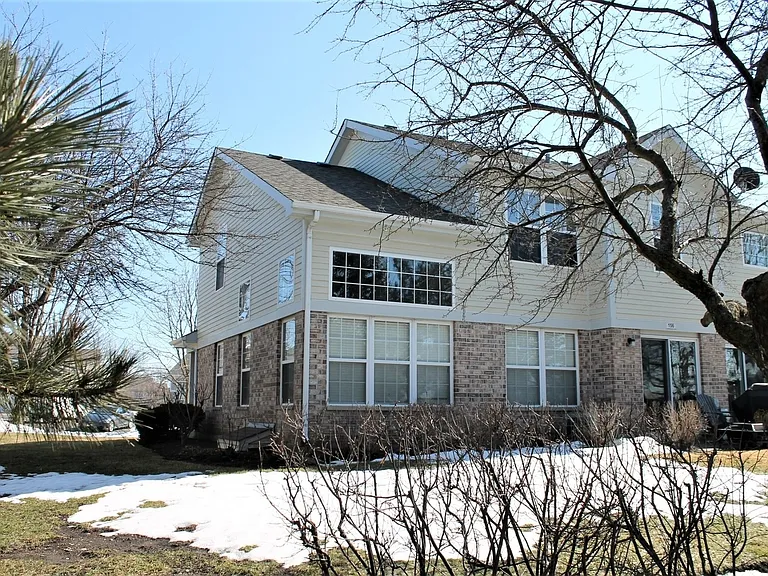 156 Castlewood Ct #156 — Photo 2