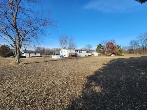 1760 N Comstock Ave, Hesperia, MI 49421