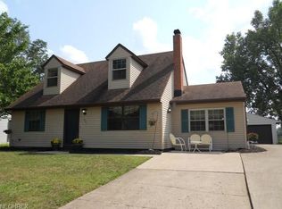 481 Carol Ln, Elyria, OH