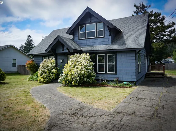 1735 N Elm St, Coquille, OR 97423