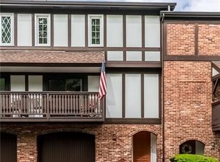 435 Allenberry Dr, Pittsburgh, PA 15237