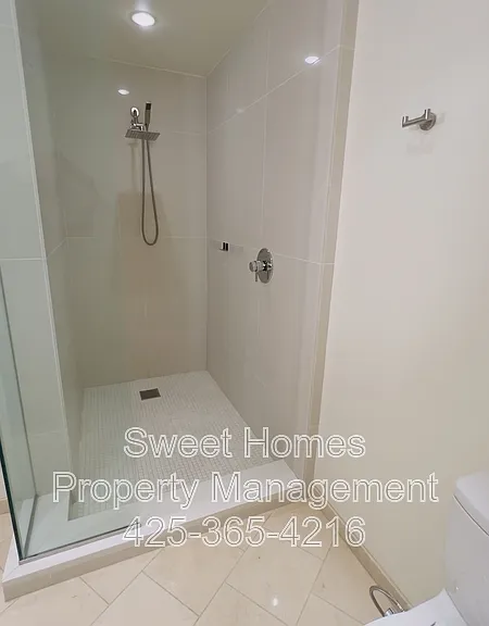 500 106th Ave NE #2207 — Photo 9