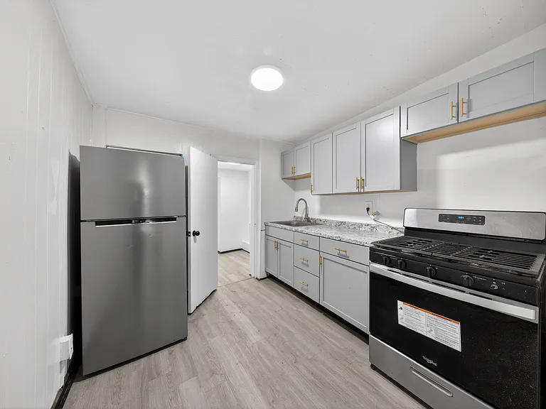 835 N Spruce St — Photo 8
