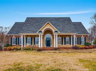 485 Golf Course Rd, Pilot Mtn, NC 27041