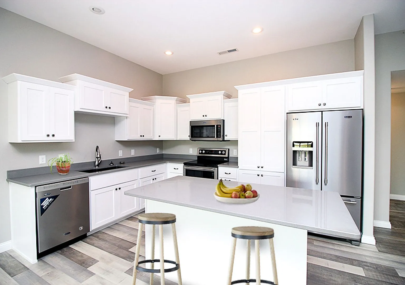One Month Free When You Sign A 13-Month Lease By August 31st!! — Photo 3