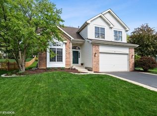 7 White Chapel Ct, Algonquin, IL 60102
