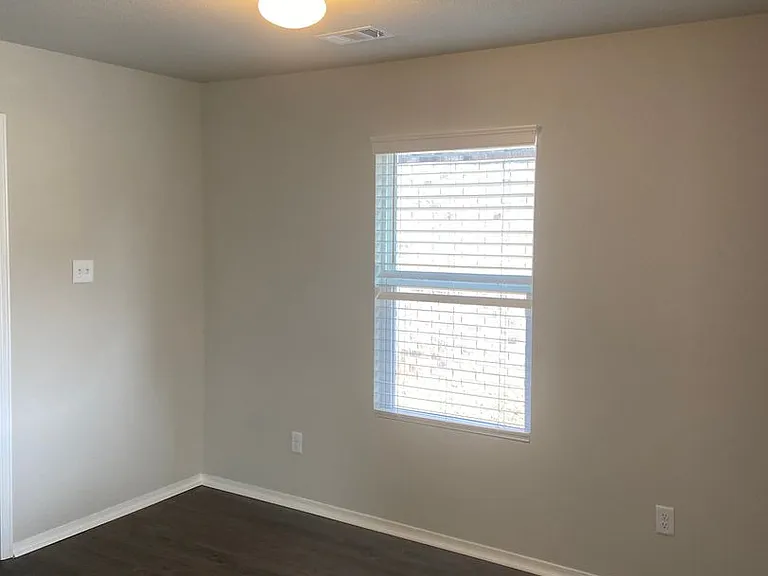 2513 Grand Ln — Photo 12