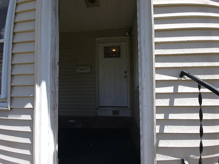 30 Beacon Ave — Photo 23