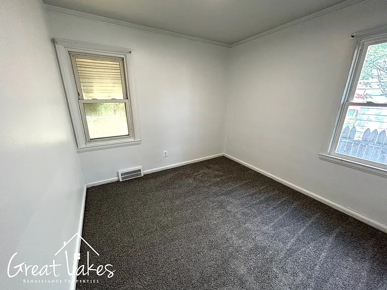 19138 Washtenaw St — Photo 9