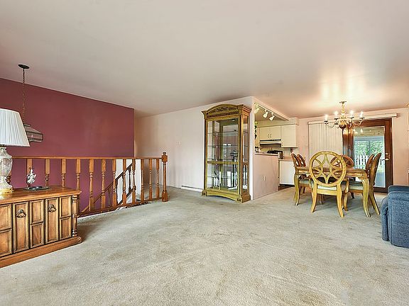 5th image of 229 Princeton Dr