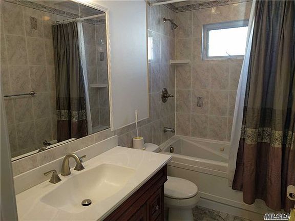 3rd image of 64 Nassau Ave