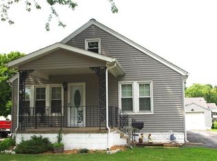 130 E 2nd St, Roxana, IL 62084