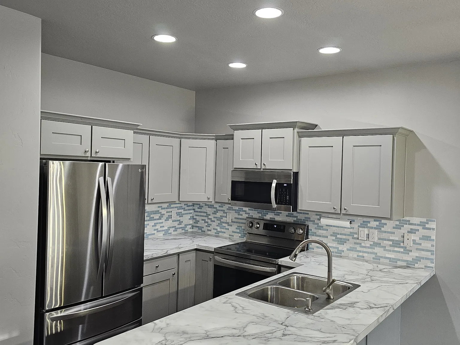 3 bed, 2.5 bath, 1473 sqft, $2,050 — Photo 1