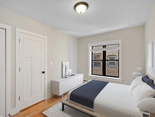 4th image of 817 W Cornelia Ave #1