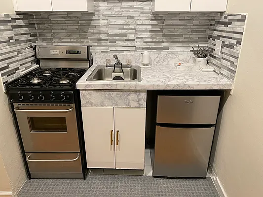 Rented by Compass | media 9