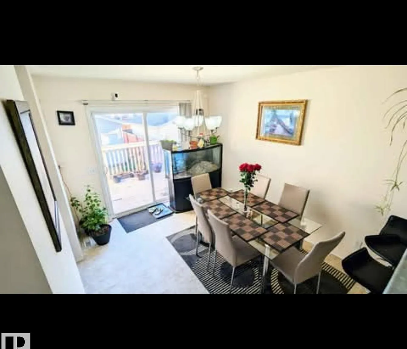 4 bed, 2.0 bath, 1021 sqft, $2,300 — Photo 2