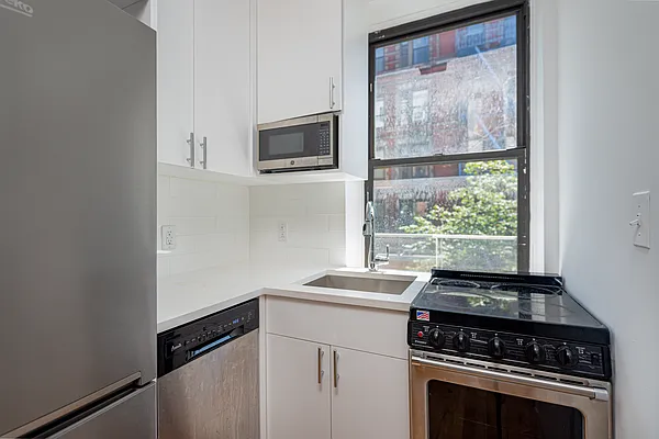 Rented by Loftey LLC | media 22