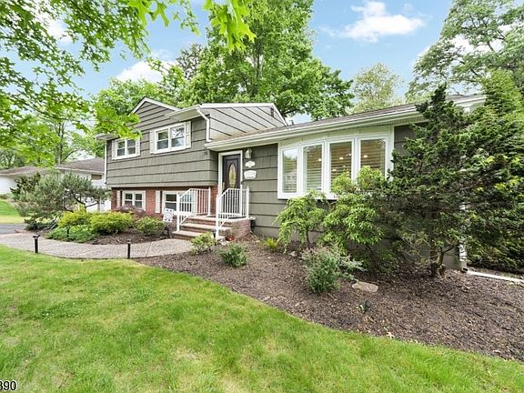 3rd image of 73 Seminole Ave