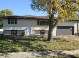 609 N 6th St, Eldridge, IA
