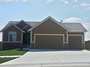 1619 Lariat Ln, Junction City, KS 66441