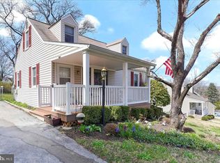 4 Longview Rd, Malvern, PA 19355