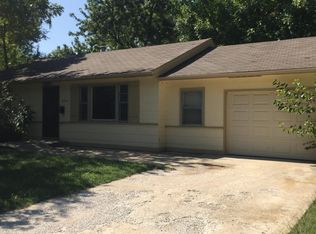 12704 10th St, Grandview, MO 64030