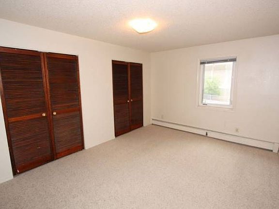 Bedroom-HUGE Closets