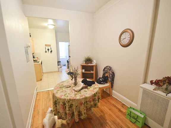 5th image of 502 W 47th St APT 1W