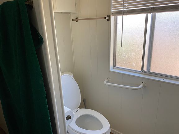 4th image of 1543 E Grovers Ave