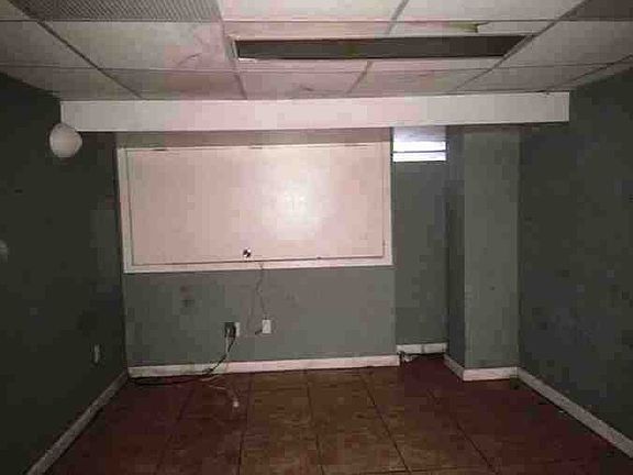 3rd image of 70 Hawthorne Ave
