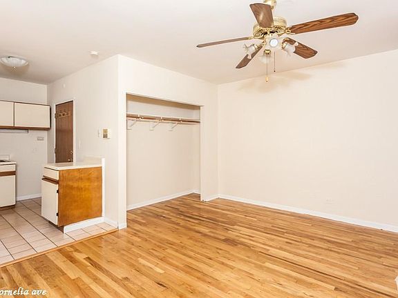 2nd image of 815 W Cornelia Ave #1023