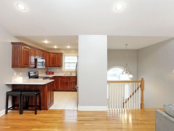 4th image of 413 Tobiano Dr